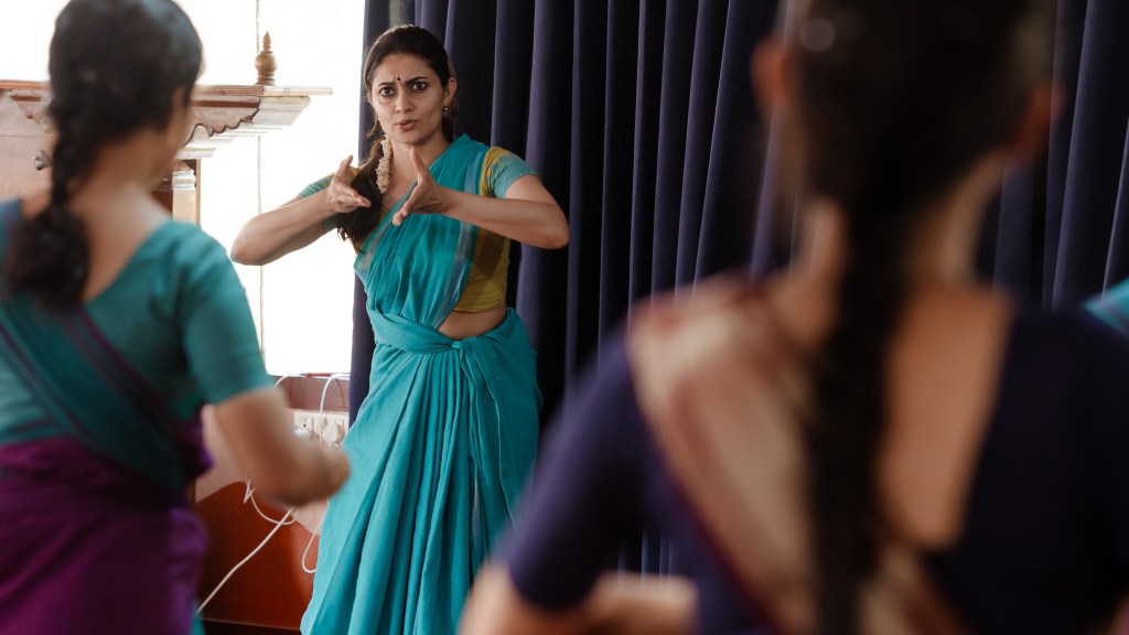 Divya Ravi teaching a workshop